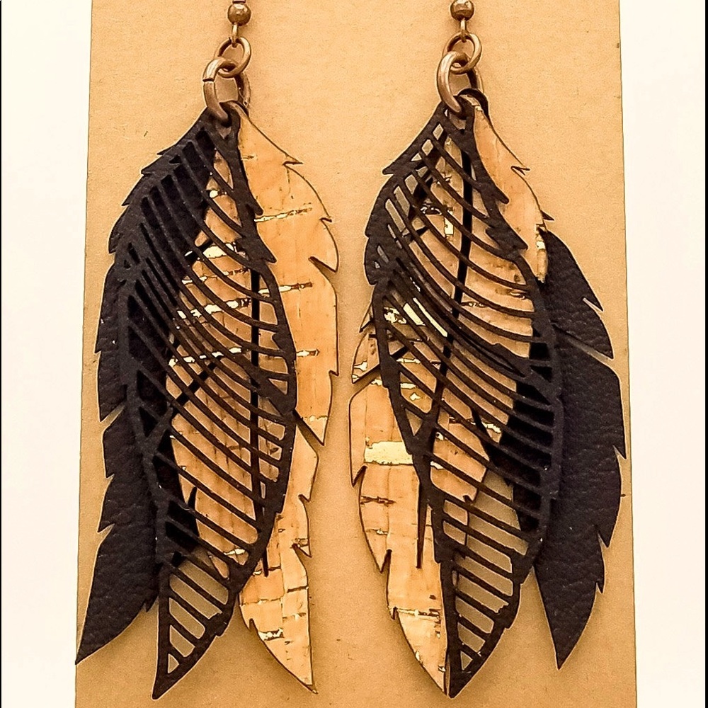 Leather cork boho feather copper wire earrings